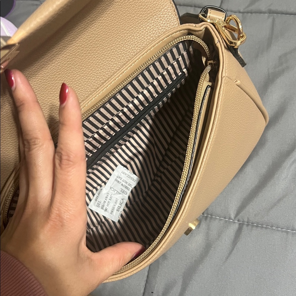 Shoulder Bag - Picture 3 of 7
